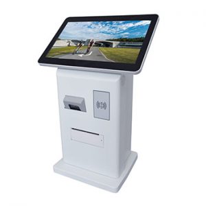 Moderne kiosk zuil in een drukke stad