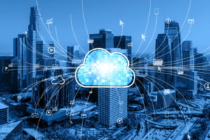 Azure Cloud - Een foto van een heldere blauwe lucht met witte wolken